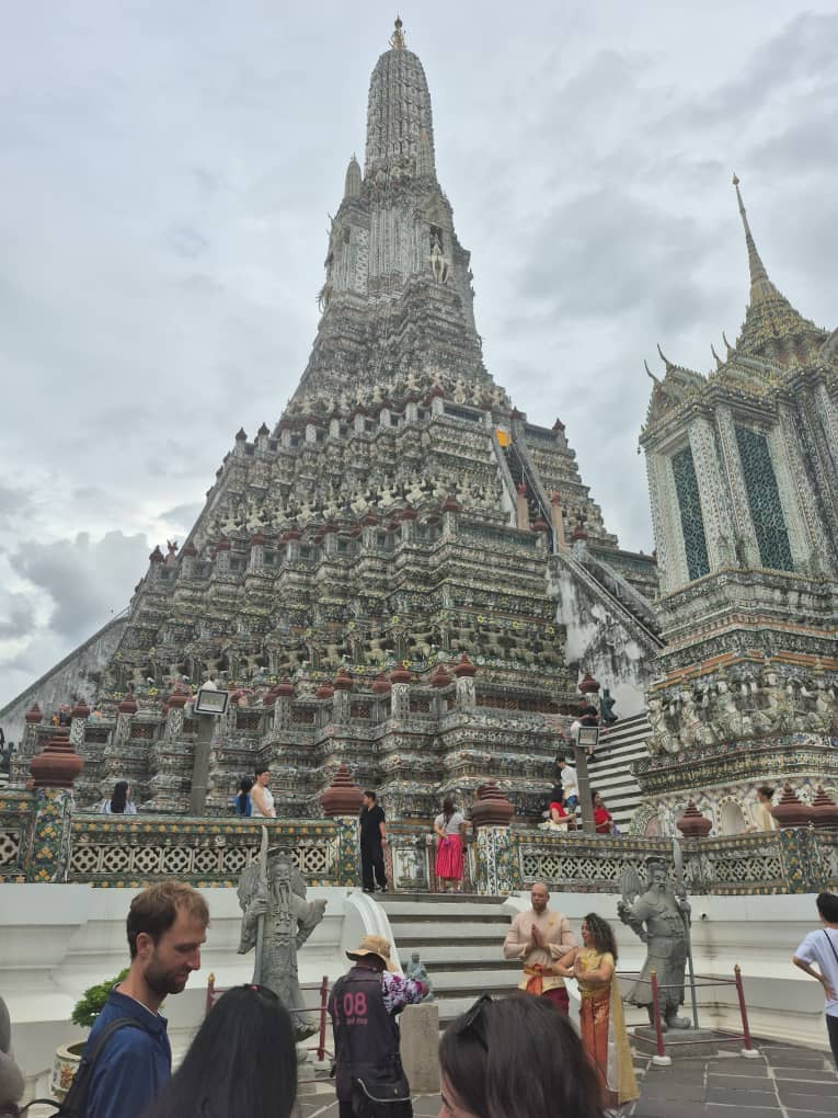 Traditional Thai Costume Bangkok – ชุดไทยแบบดั้งเดิม